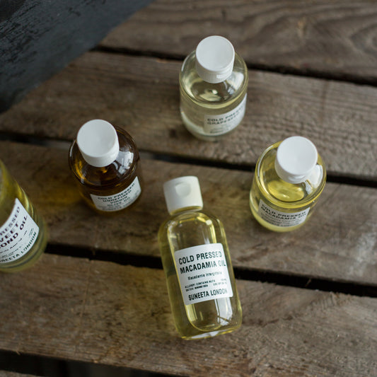 COLD PRESSED MACADEMIA OIL, DIR FACE OIL, DIY MOISTURISER, NATURAL ORGANIC OIL, ORGANIC CARRIER OIL, SUNEETA OIL, MACADEMIA OIL FOR HAIR,  macadamia oil, cold pressed macadamia oil, cold pressed oil, suneeta, suneeta London, suneeta cosmetics, raw ingredient, pure oil, carrier oil, nut oil, squalane