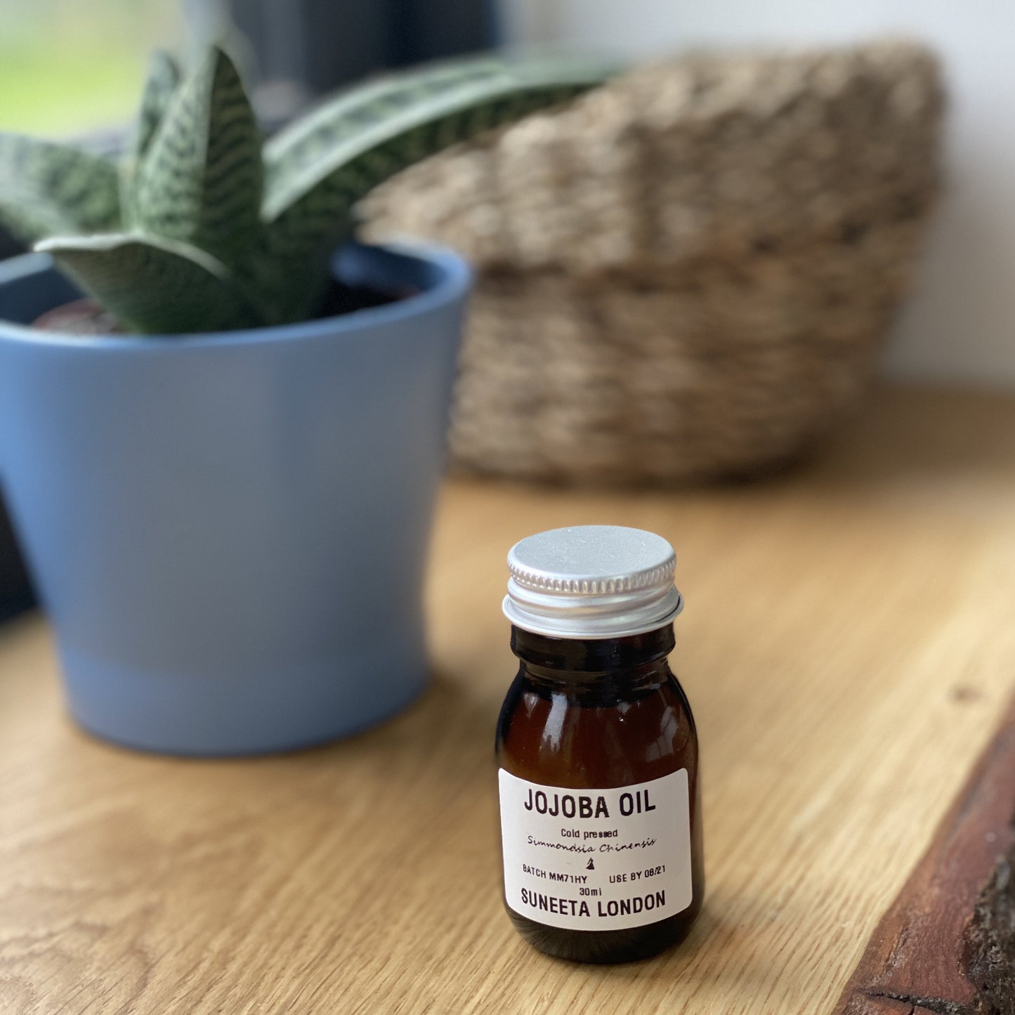 jojoba oil, jojoba, jojoba seed, jojoba seed oil, pure oil, natural oil, raw ingredient, skin oil, face oil, facial oil, hair oil